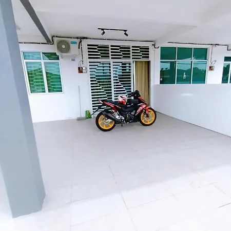 Homestay Taman Manjung Point Lumut Perak Exterior photo
